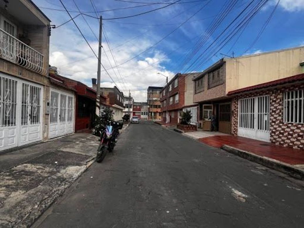 Casa de 4 alcobas en venta en La Guaca, Bogotá, 151 m² · foto 2 de 18