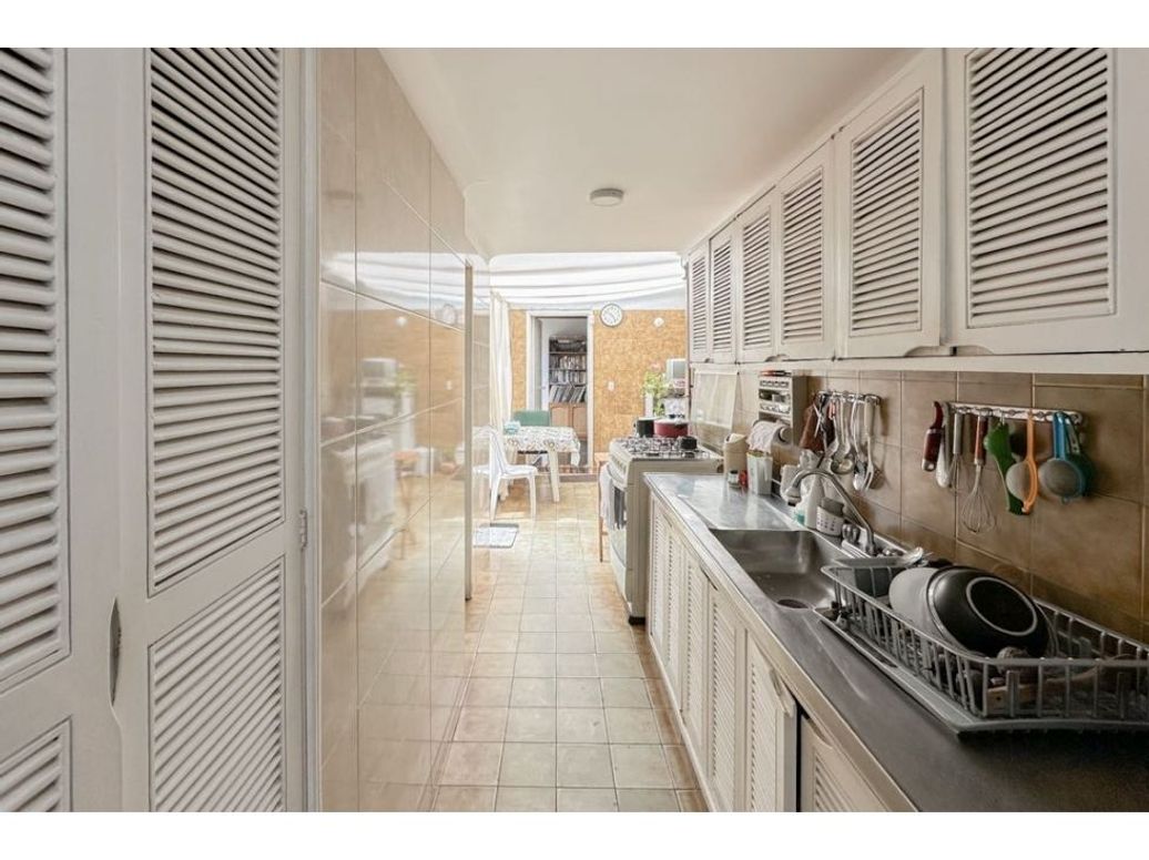Casa de 3 alcobas en venta en La Esmeralda, Bogotá, 251 m² · foto 5 de 20