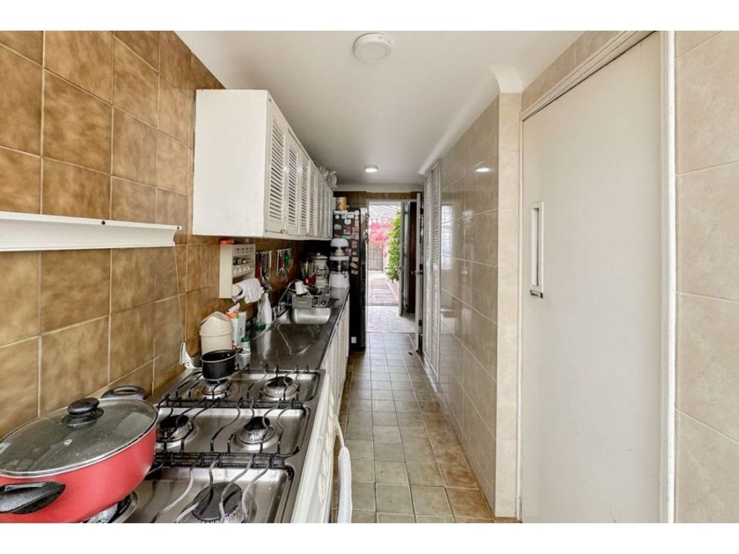 Casa de 3 alcobas en venta en La Esmeralda, Bogotá, 251 m² · foto 4 de 20