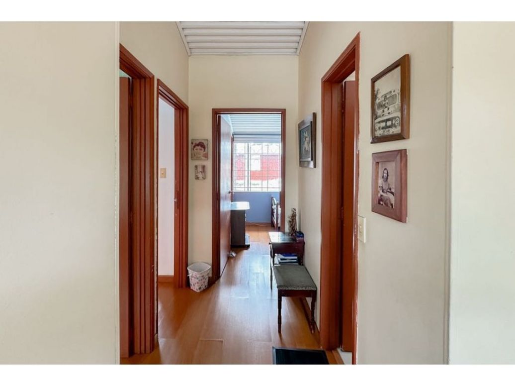 Casa de 3 alcobas en venta en La Esmeralda, Bogotá, 251 m² · foto 18 de 20