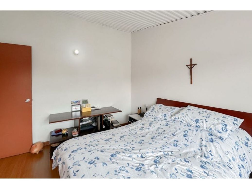 Casa de 3 alcobas en venta en La Esmeralda, Bogotá, 251 m² · foto 16 de 20