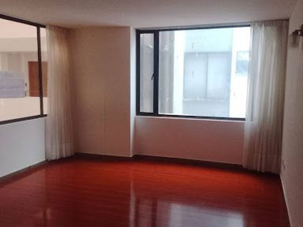 Apartamento de 3 alcobas en venta en Santa Barbara, Bogotá, 114 m² · foto 7 de 20