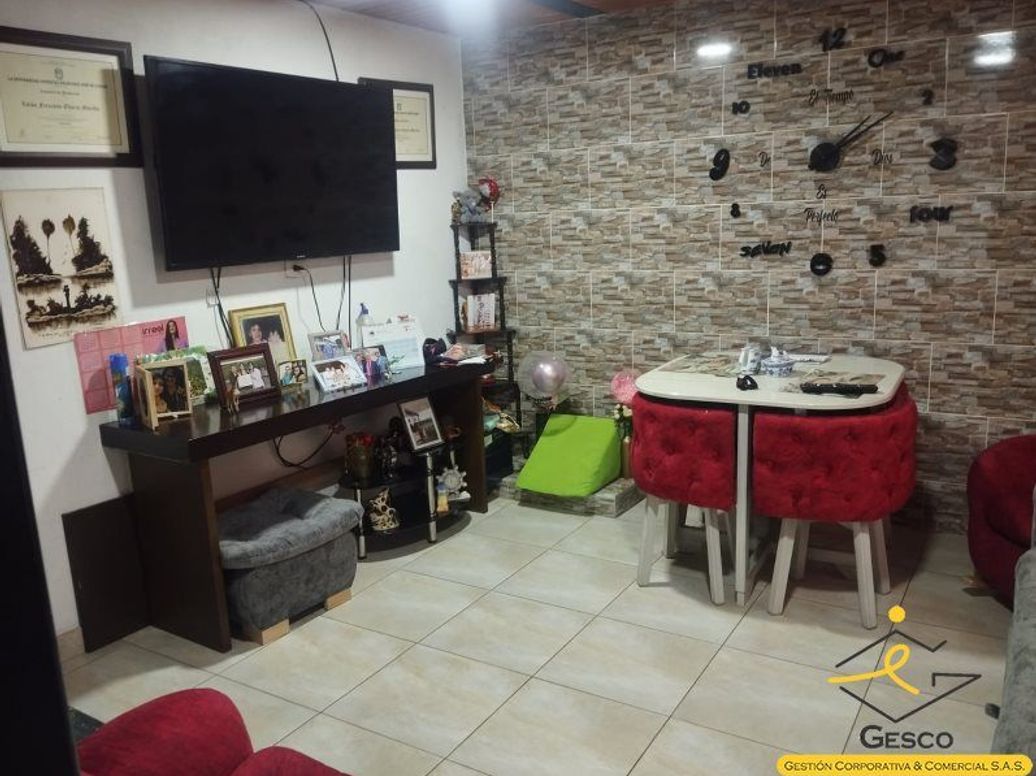 Casa de 4 alcobas en venta en Santa Librada, Bogotá, 120 m² · foto 6 de 20