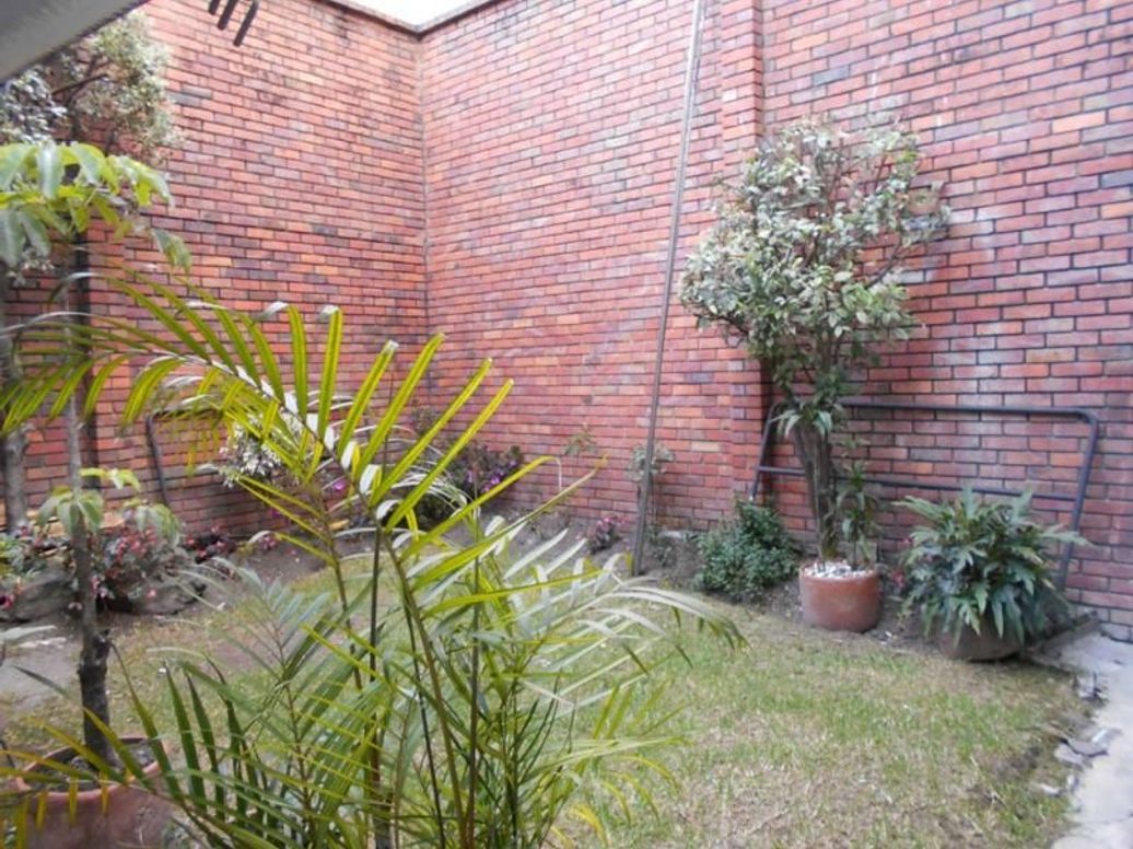 Casa de 13 alcobas en venta en Lago Gaitan, Bogotá, 420 m² · foto 19 de 20