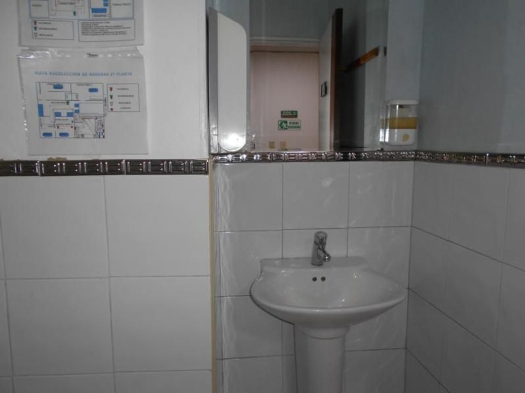 Casa de 13 alcobas en venta en Lago Gaitan, Bogotá, 420 m² · foto 10 de 20