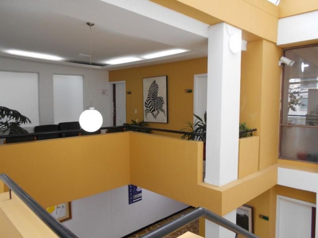 Casa de 13 alcobas en venta en Lago Gaitan, Bogotá, 420 m² · foto 4 de 20