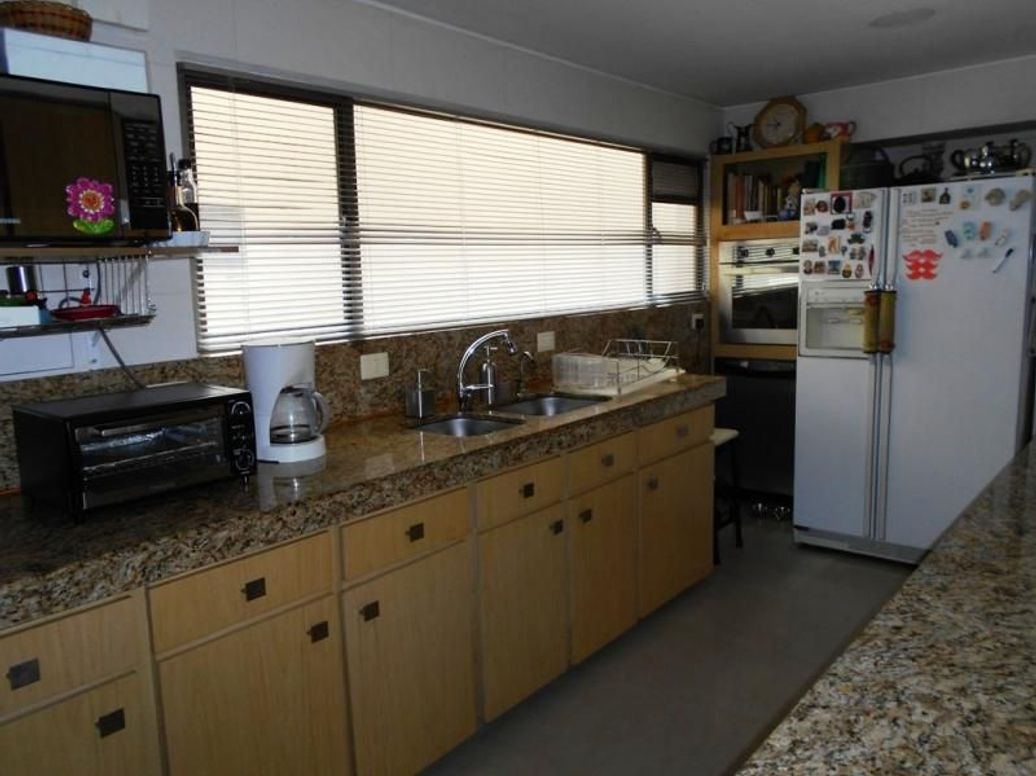 Apartamento de 3 alcobas en venta en Campo Alegre, Bogotá, 166 m² · foto 9 de 20