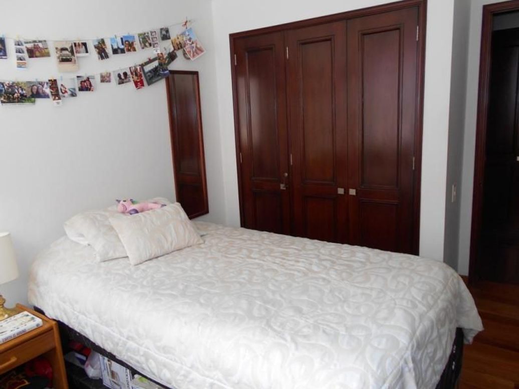 Apartamento de 3 alcobas en venta en Campo Alegre, Bogotá, 166 m² · foto 5 de 20