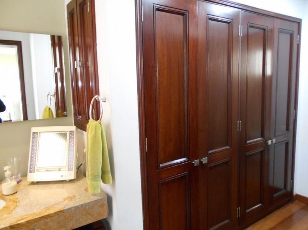 Apartamento de 3 alcobas en venta en Campo Alegre, Bogotá, 166 m² · foto 17 de 20