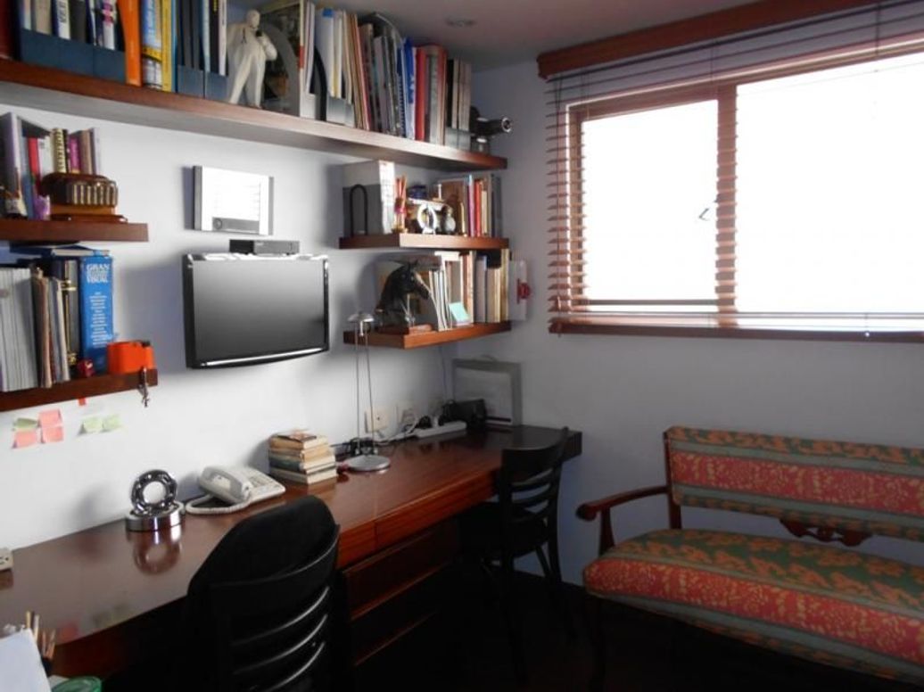 Apartamento de 3 alcobas en venta en Campo Alegre, Bogotá, 166 m² · foto 12 de 20