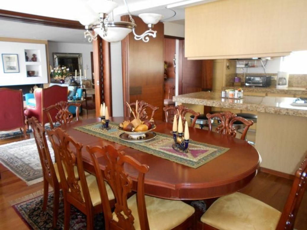 Apartamento de 3 alcobas en venta en Campo Alegre, Bogotá, 166 m² · foto 7 de 20