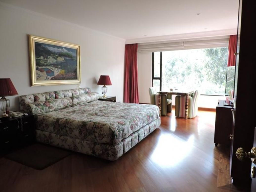 Apartamento de 4 alcobas en venta en Monte Arroyo, Bogotá, 372 m² · foto 3 de 20