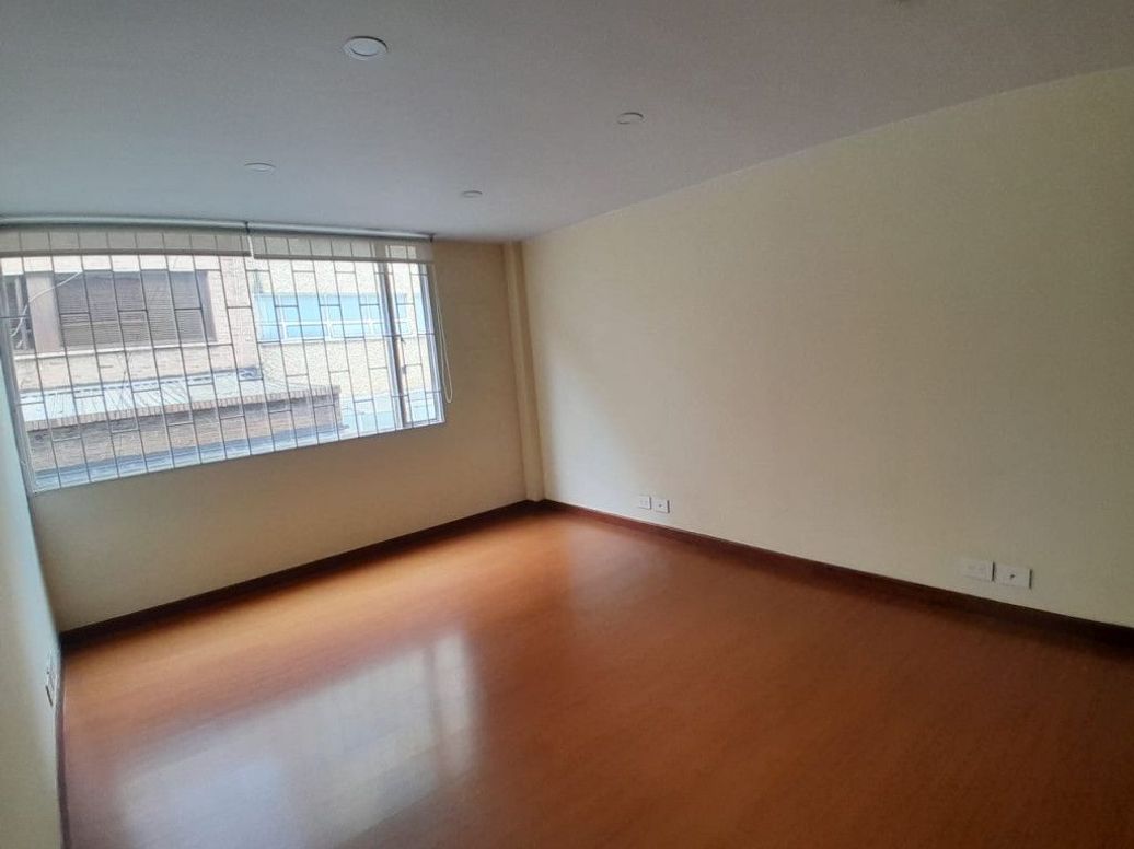 Apartamento de 3 alcobas en venta en Santa Ana Occidental, Bogotá, 109 m² · foto 4 de 19