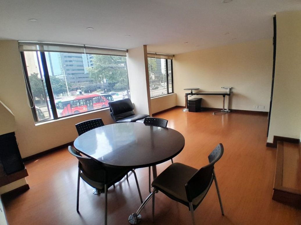 Apartamento de 3 alcobas en venta en Santa Ana Occidental, Bogotá, 109 m² · foto 2 de 19