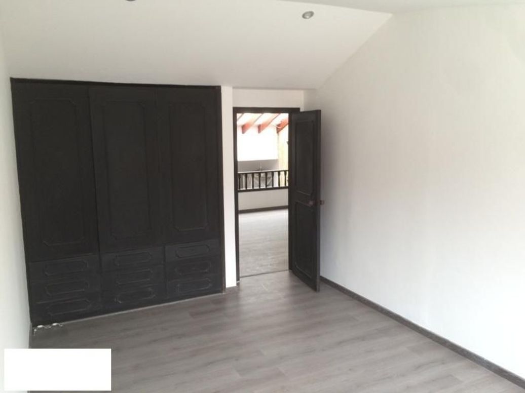 Casa de 4 alcobas en venta en Santa Barbara Central, Bogotá, 318 m² · foto 10 de 20
