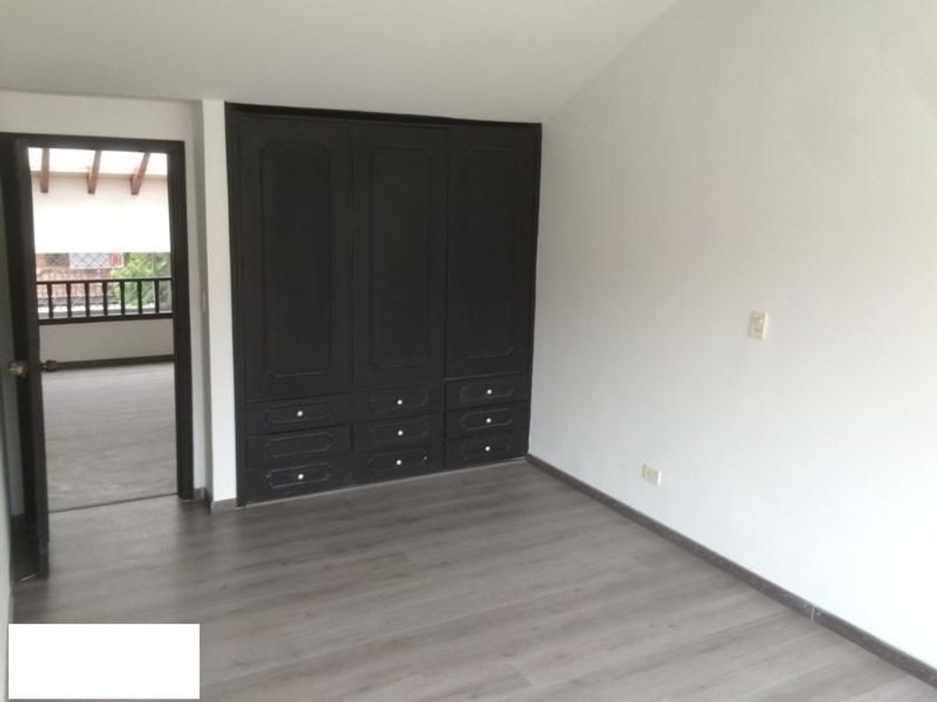 Casa de 4 alcobas en venta en Santa Barbara Central, Bogotá, 318 m² · foto 16 de 20