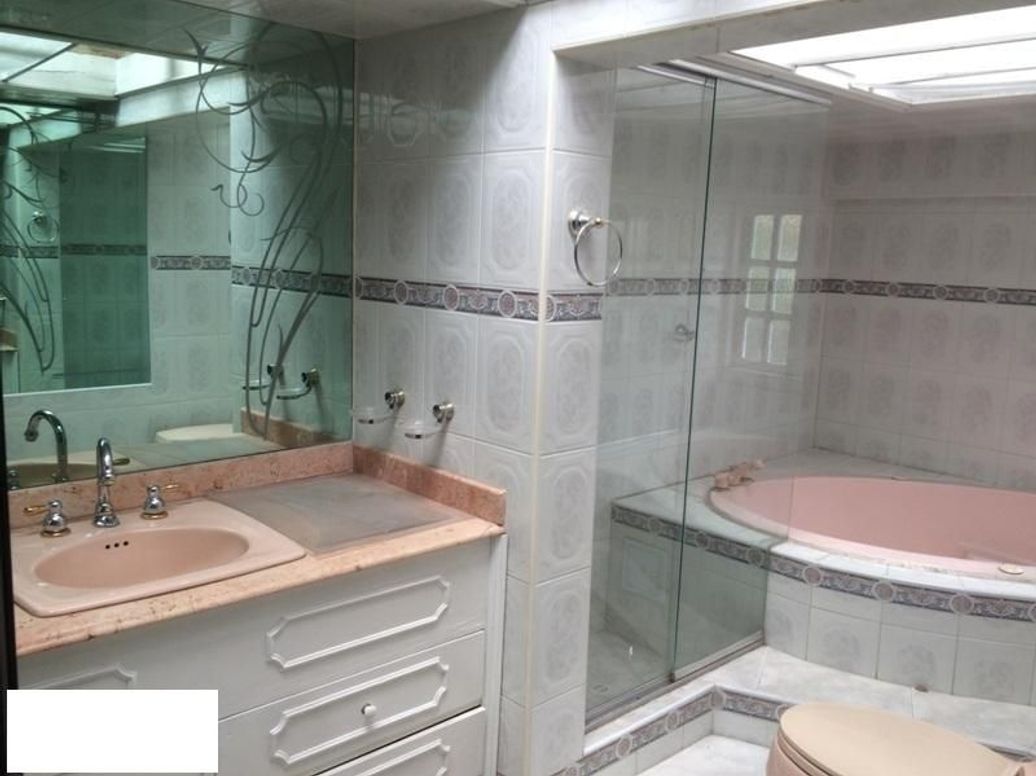 Casa de 4 alcobas en venta en Santa Barbara Central, Bogotá, 318 m² · foto 7 de 20