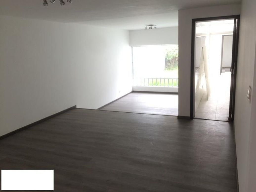 Casa de 4 alcobas en venta en Santa Barbara Central, Bogotá, 318 m² · foto 5 de 20
