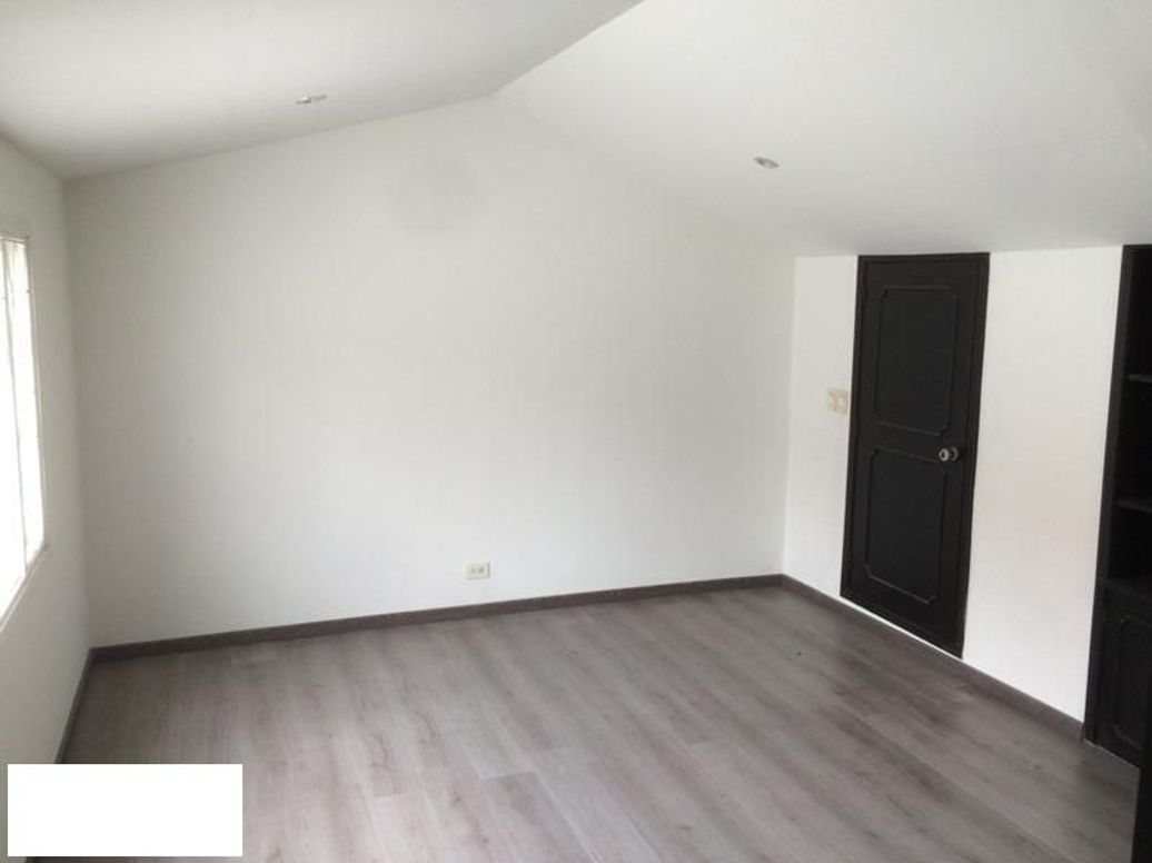 Casa de 4 alcobas en venta en Santa Barbara Central, Bogotá, 318 m² · foto 4 de 20