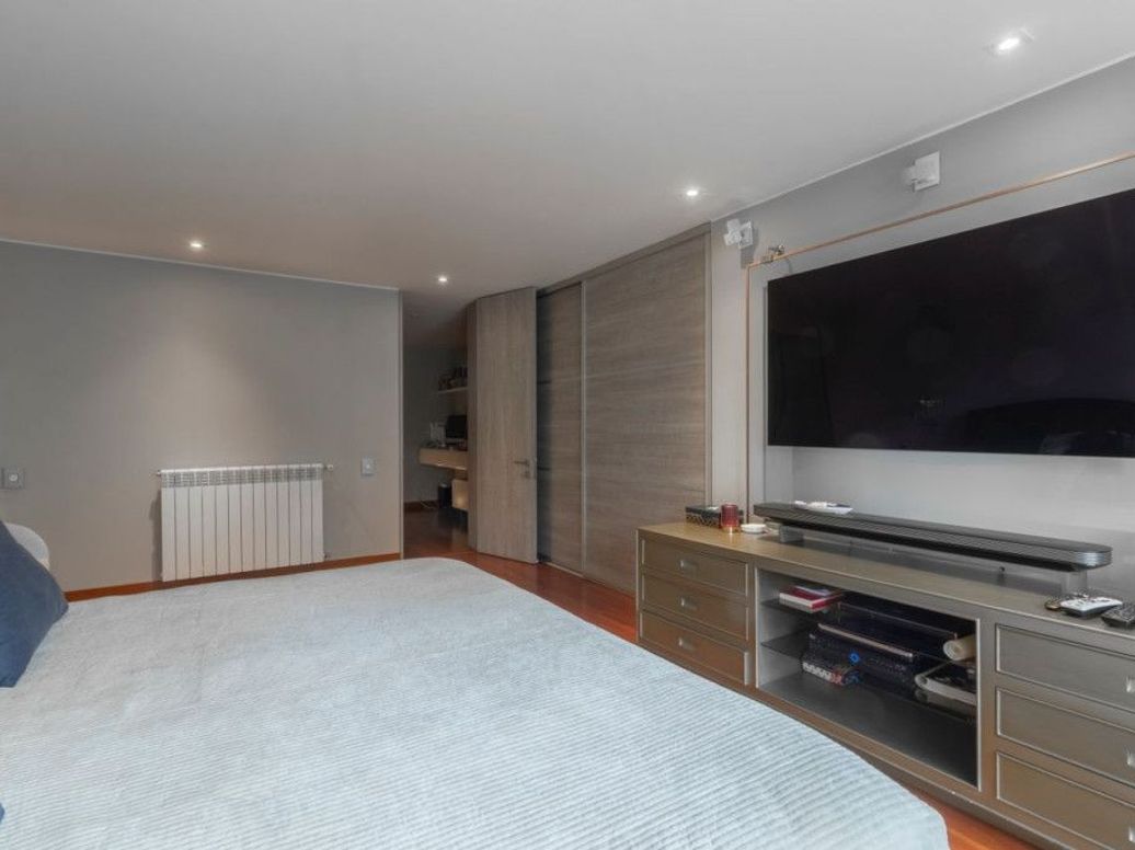 Apartamento de 3 alcobas en venta en El Refugio, Bogotá, 330 m² · foto 20 de 20