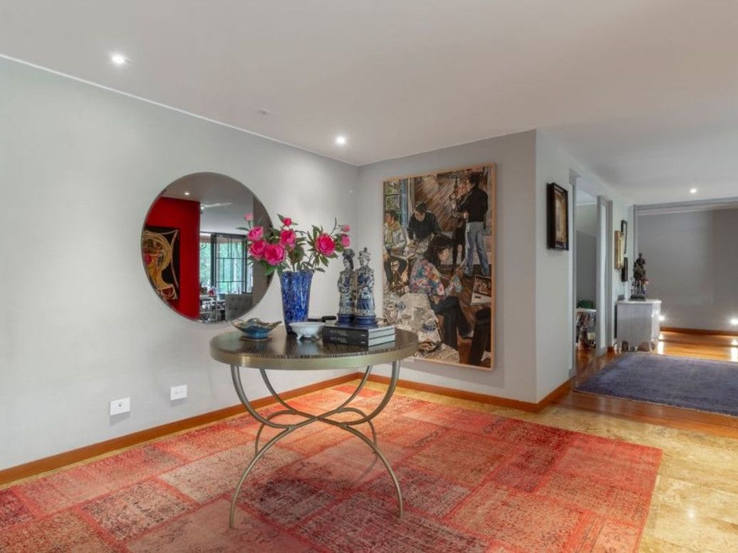Apartamento de 3 alcobas en venta en El Refugio, Bogotá, 330 m² · foto 3 de 20