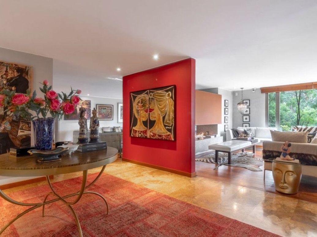 Apartamento de 3 alcobas en venta en El Refugio, Bogotá, 330 m² · foto 2 de 20