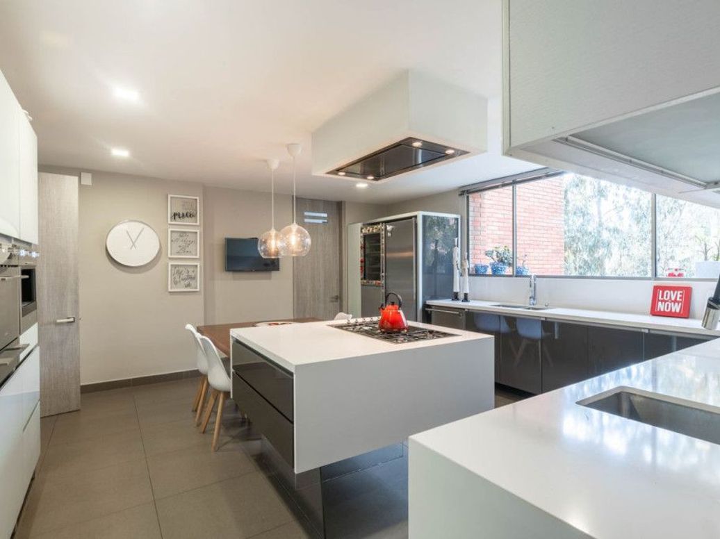 Apartamento de 3 alcobas en venta en El Refugio, Bogotá, 330 m² · foto 16 de 20