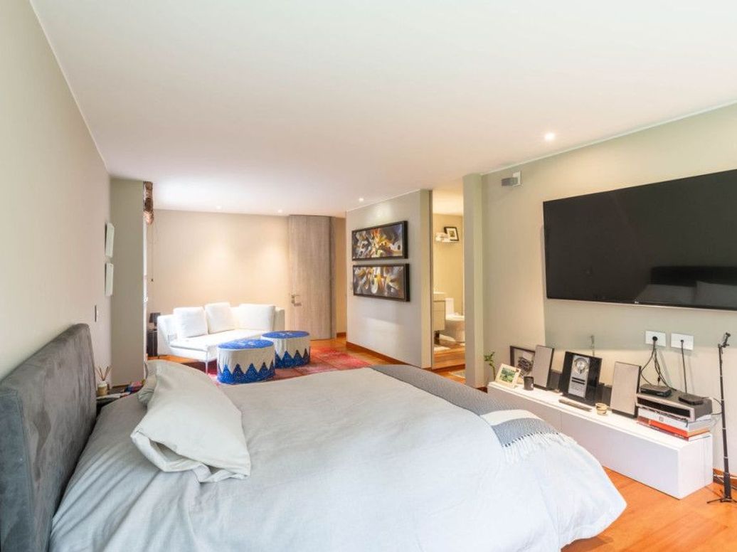 Apartamento de 3 alcobas en venta en El Refugio, Bogotá, 330 m² · foto 17 de 20