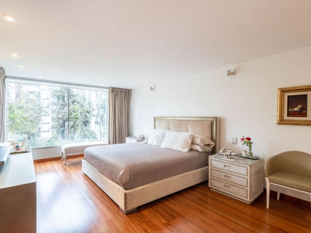 Apartamento de 3 alcobas en venta en El Refugio, Bogotá, 330 m² · foto 18 de 20