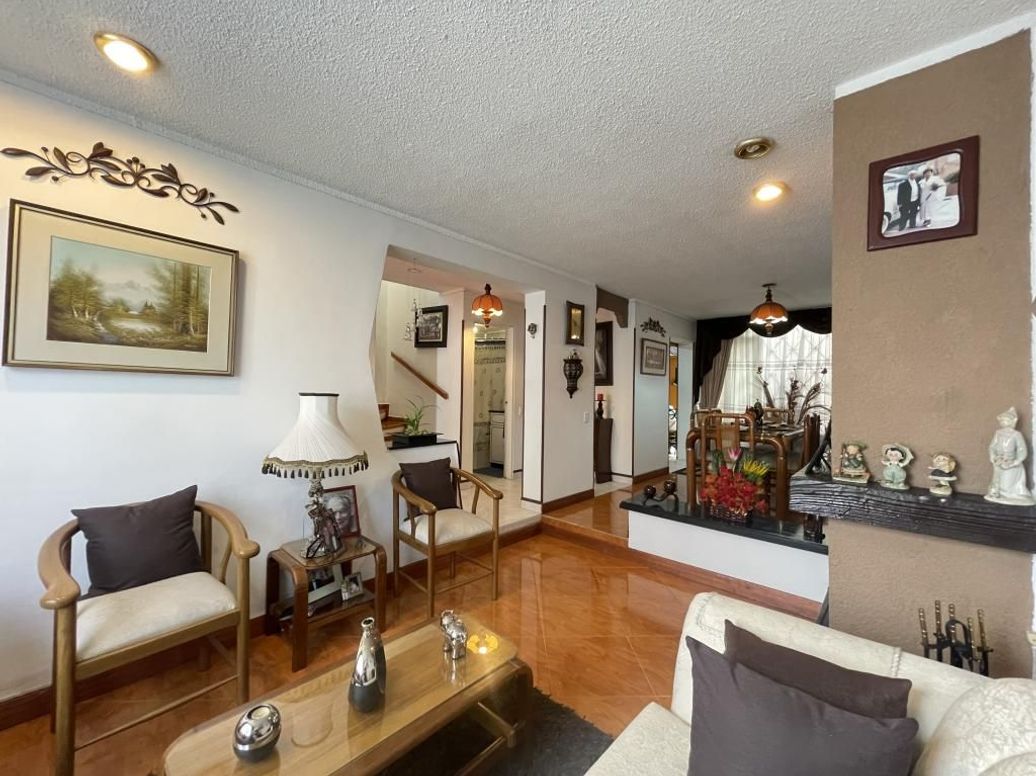 Casa de 4 alcobas en venta en Santa Rosa, Bogotá, 183 m² · foto 3 de 18