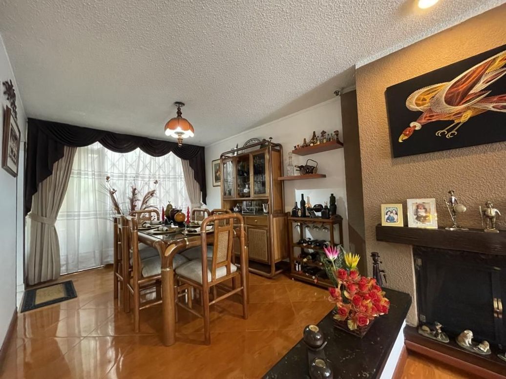 Casa de 4 alcobas en venta en Santa Rosa, Bogotá, 183 m² · foto 4 de 18