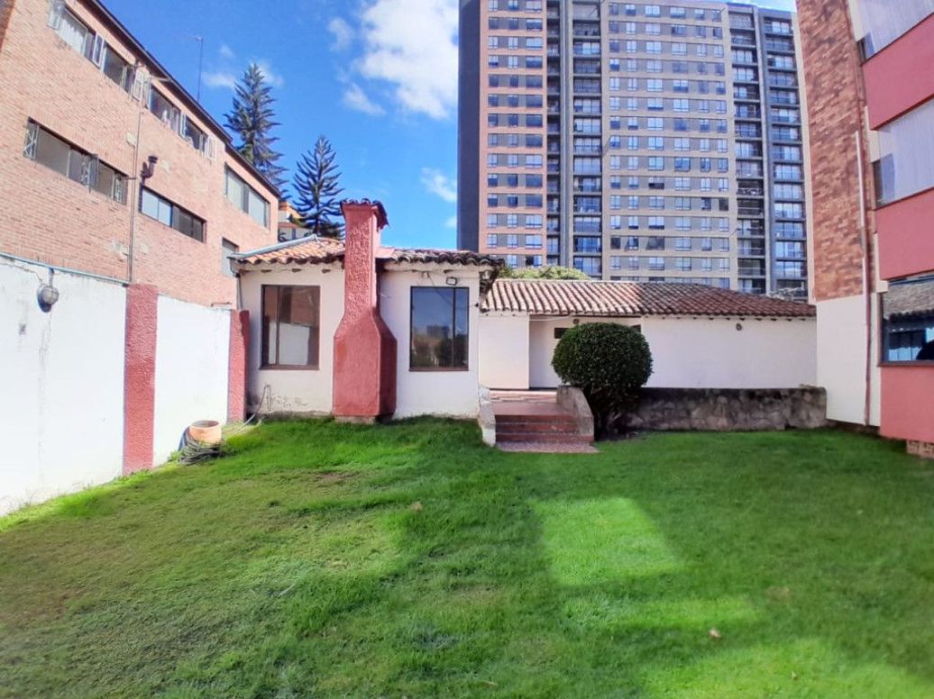 Apartamento de 2 alcobas en venta en Caobos Salazar, Bogotá, 63 m² · foto 13 de 15