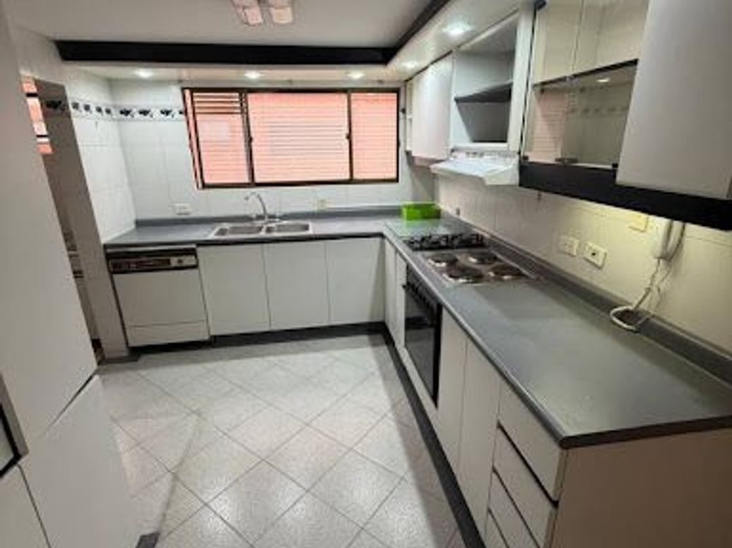 Apartamento de 4 alcobas en venta en Chicó Norte, Bogotá, 141 m² · foto 5 de 15