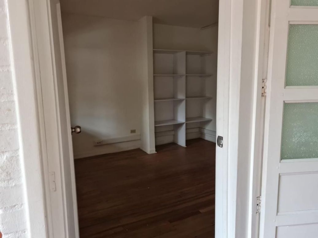 Casa de 4 alcobas en venta en Quinta Camacho, Bogotá, 240 m² · foto 2 de 12