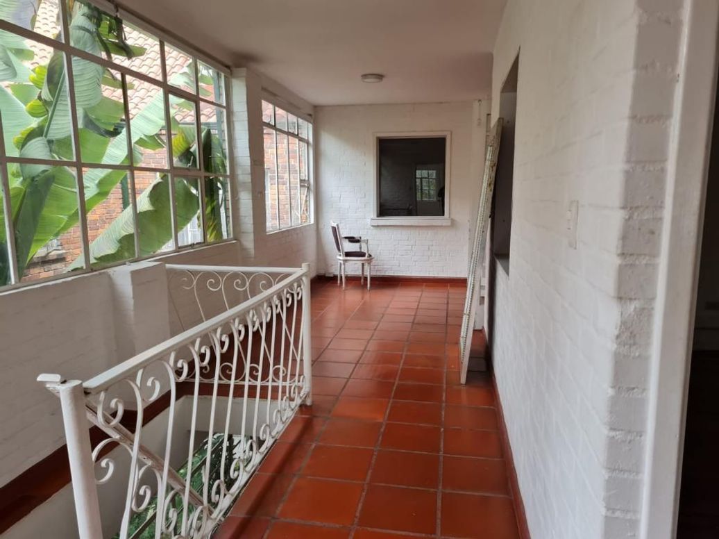 Casa de 4 alcobas en venta en Quinta Camacho, Bogotá, 240 m² · foto 6 de 12