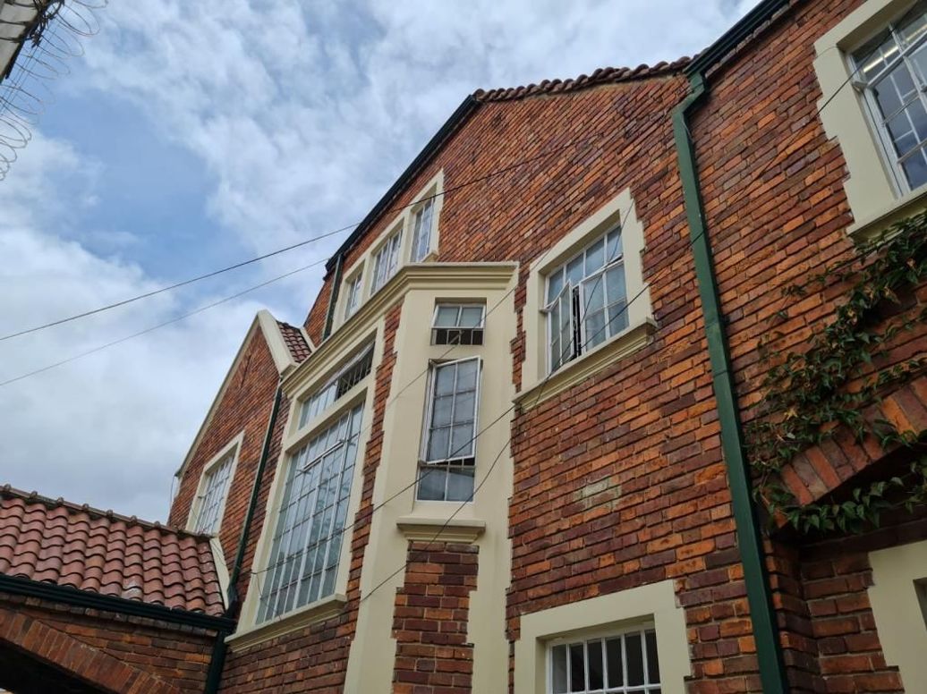 Casa de 6 alcobas en venta en Quinta Camacho, Bogotá, 690 m² · foto 2 de 20