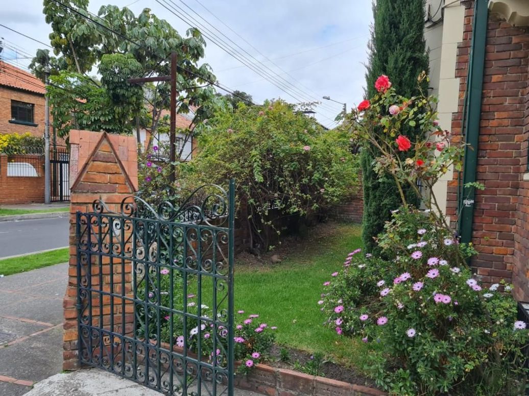 Casa de 6 alcobas en venta en Quinta Camacho, Bogotá, 690 m² · foto 4 de 20