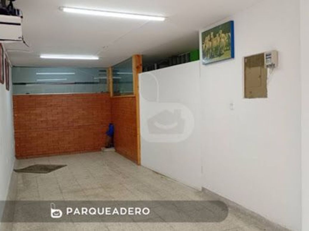 Casa de 10 alcobas en venta en La Trinidad, Bogotá, 585 m² · foto 5 de 9