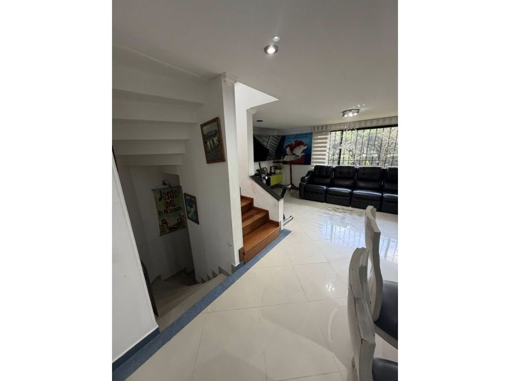 Casa de 3 alcobas en venta en Modelia Occidental, Bogotá, 164 m² · foto 2 de 20