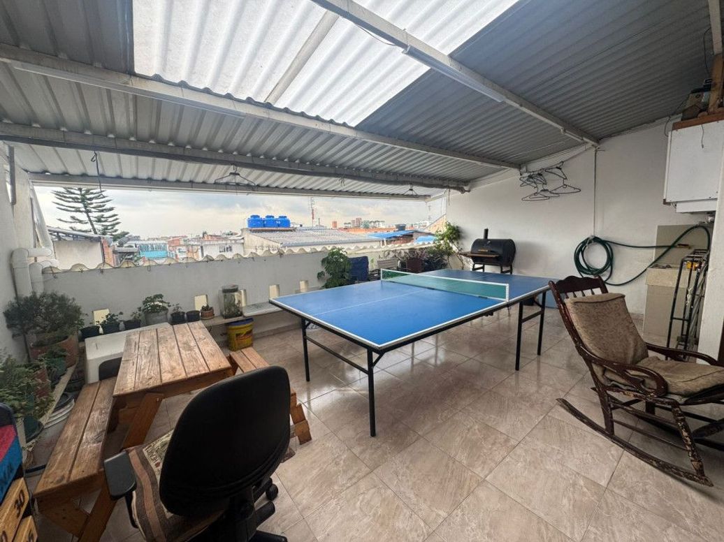 Casa de 3 alcobas en venta en Calvo Sur, Bogotá, 270 m² · foto 15 de 17