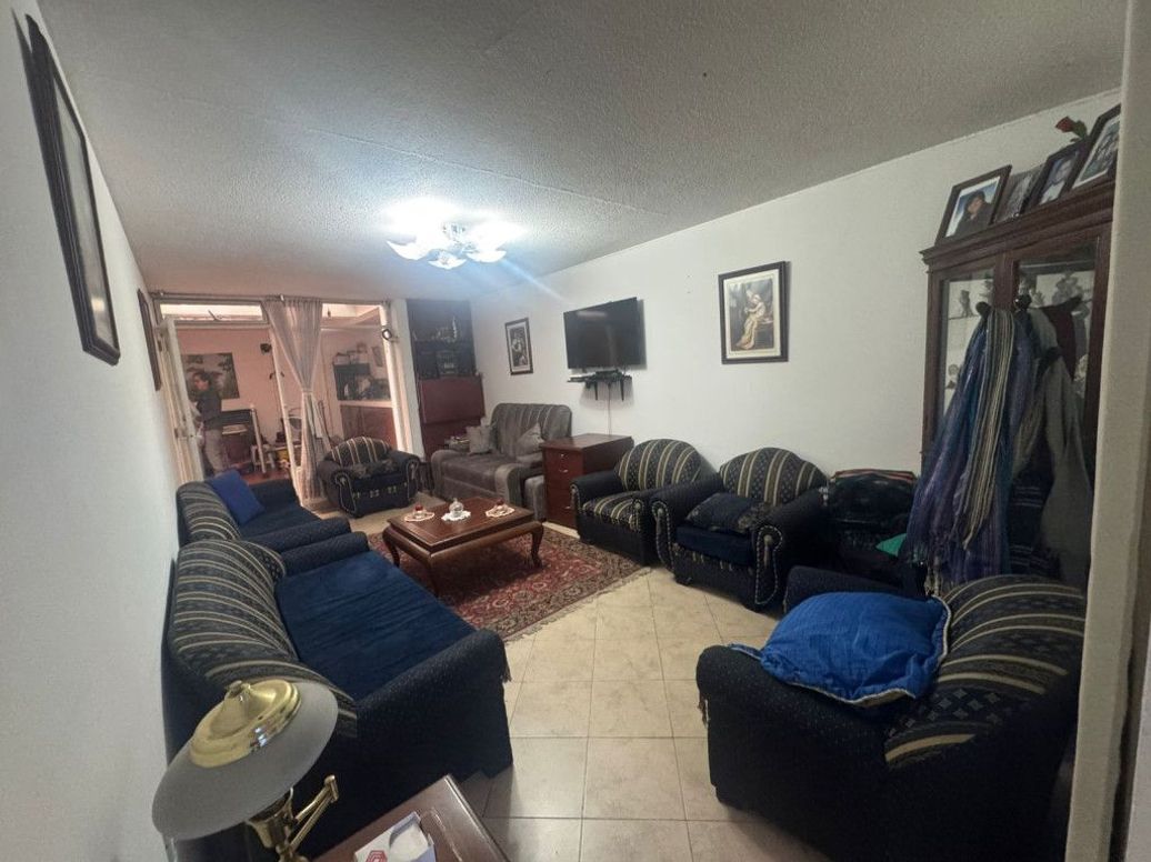 Casa de 3 alcobas en venta en Calvo Sur, Bogotá, 270 m² · foto 5 de 17