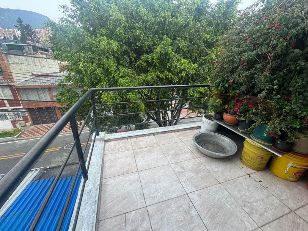 Casa de 3 alcobas en venta en Calvo Sur, Bogotá, 270 m² · foto 17 de 17