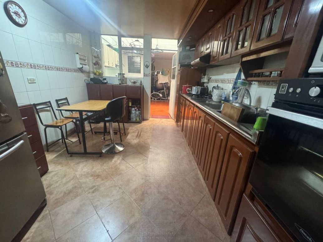 Casa de 3 alcobas en venta en Calvo Sur, Bogotá, 270 m² · foto 4 de 17