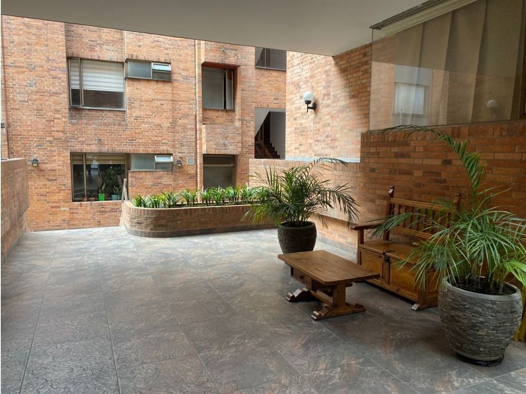 Apartamento de 2 alcobas en venta en Cedritos, Bogotá, 98 m² · foto 2 de 12