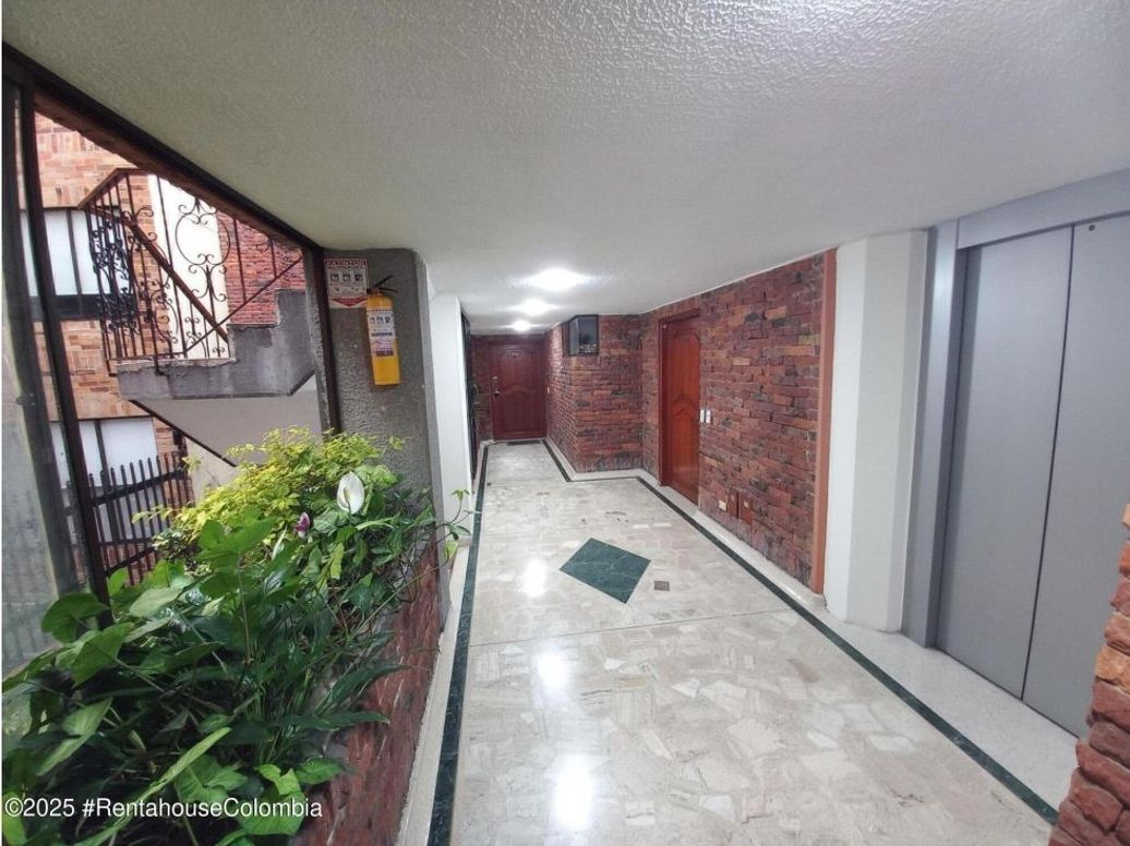 Apartamento de 3 alcobas en venta en San Patricio, Bogotá, 145 m² · foto 4 de 20