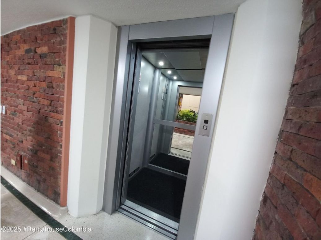 Apartamento de 3 alcobas en venta en San Patricio, Bogotá, 145 m² · foto 5 de 20