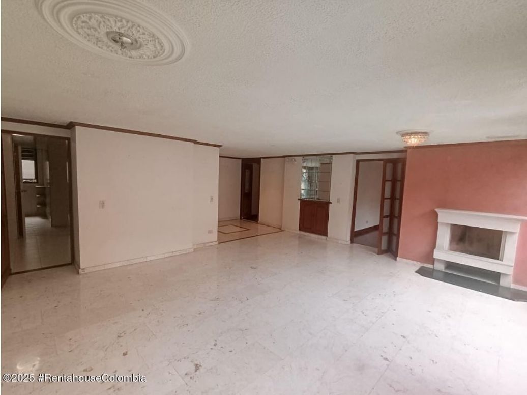 Apartamento de 3 alcobas en venta en San Patricio, Bogotá, 145 m² · foto 8 de 20