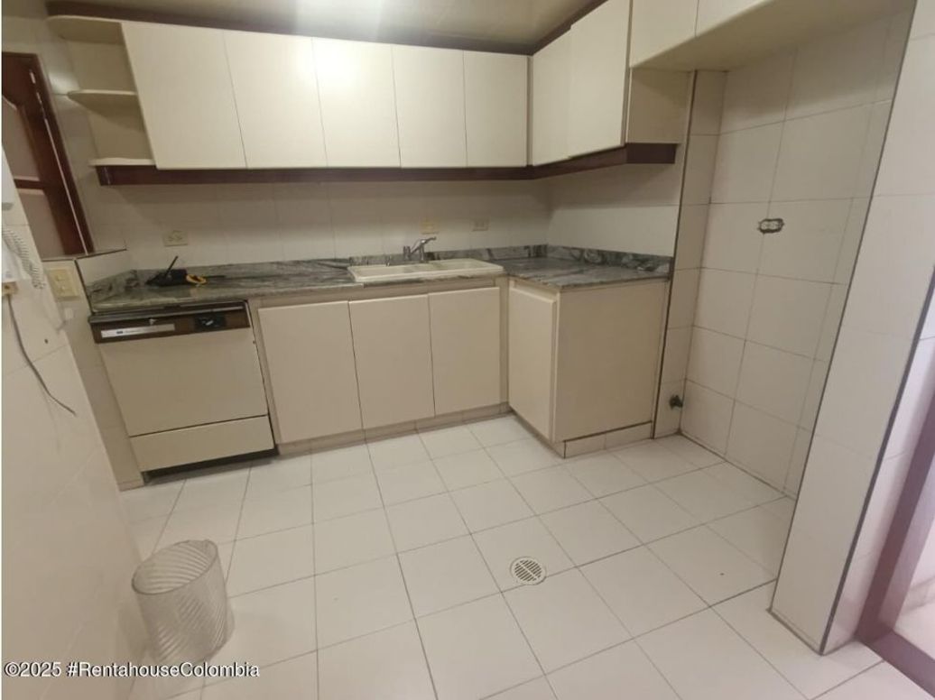 Apartamento de 3 alcobas en venta en San Patricio, Bogotá, 145 m² · foto 12 de 20