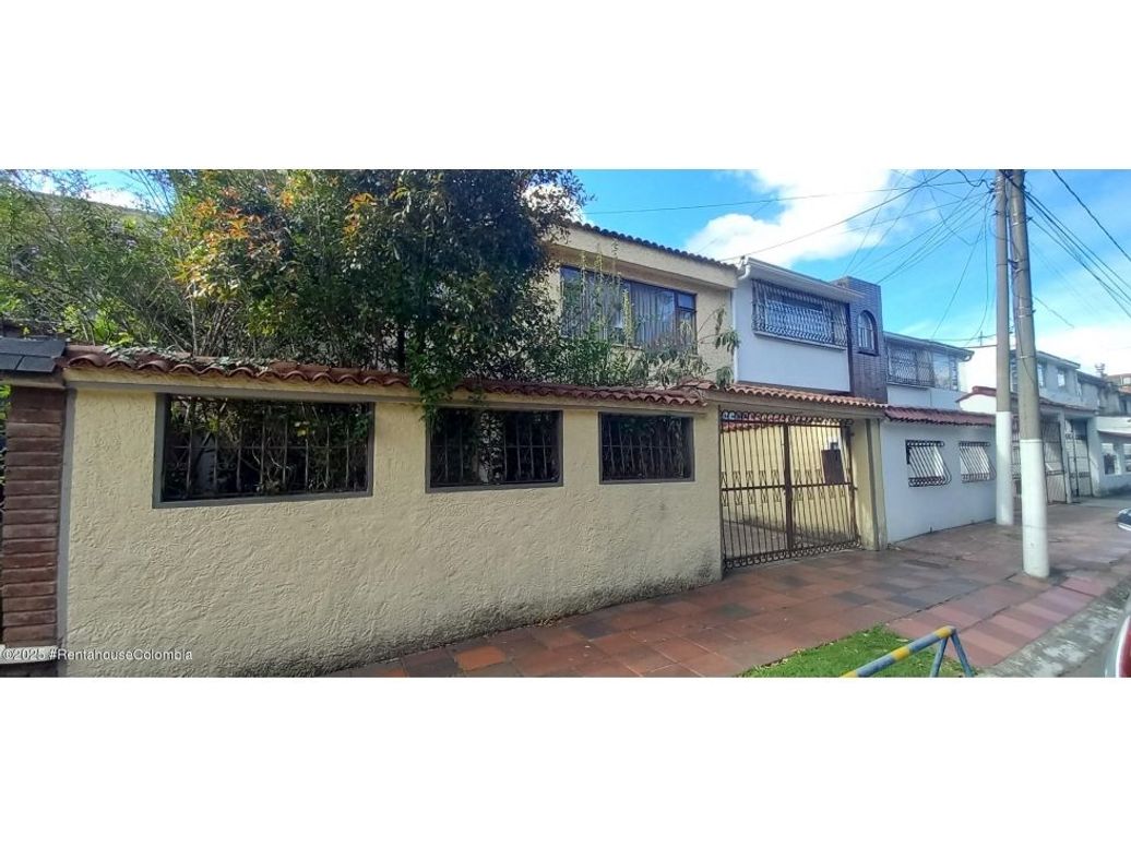 Casa de 4 alcobas en venta en Morato, Bogotá, 207 m² · foto 2 de 20