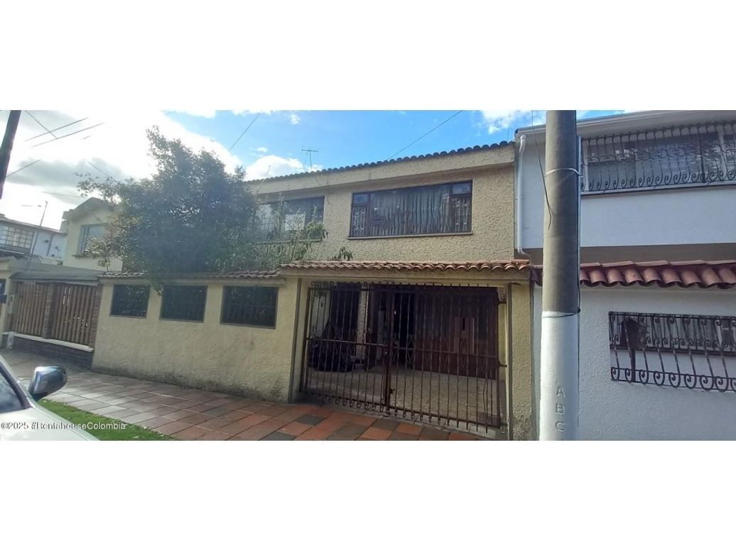 Casa de 4 alcobas en venta en Morato, Bogotá, 207 m² · foto 4 de 20